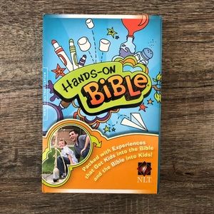 NWOT NLT Kids Hands On Bible